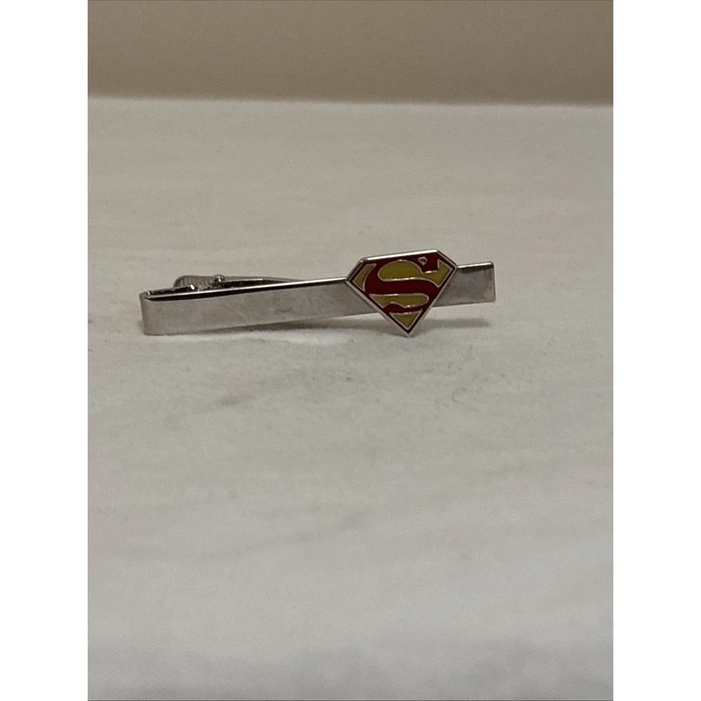 Superman Shield Tie Clip and Cufflinks Set Stainless Steel Silvertone Red Yellow
